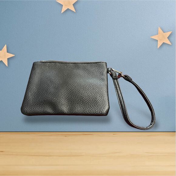 Steve Madden Black Pebbled Leather Wristlet with Strap - Picture 4 of 4